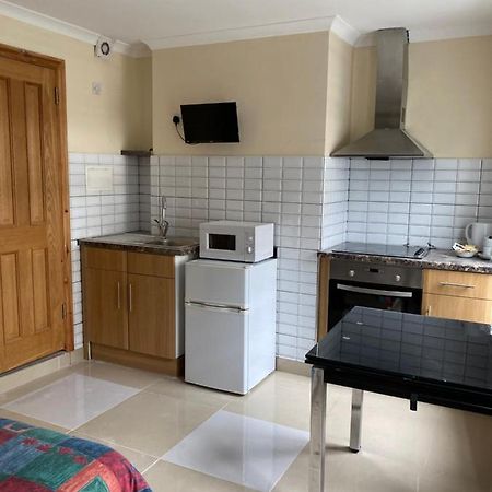 Studio To Let In Covent Garden With Kitchen Лондон Екстериор снимка