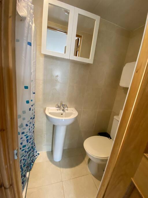 Studio To Let In Covent Garden With Kitchen Лондон Екстериор снимка
