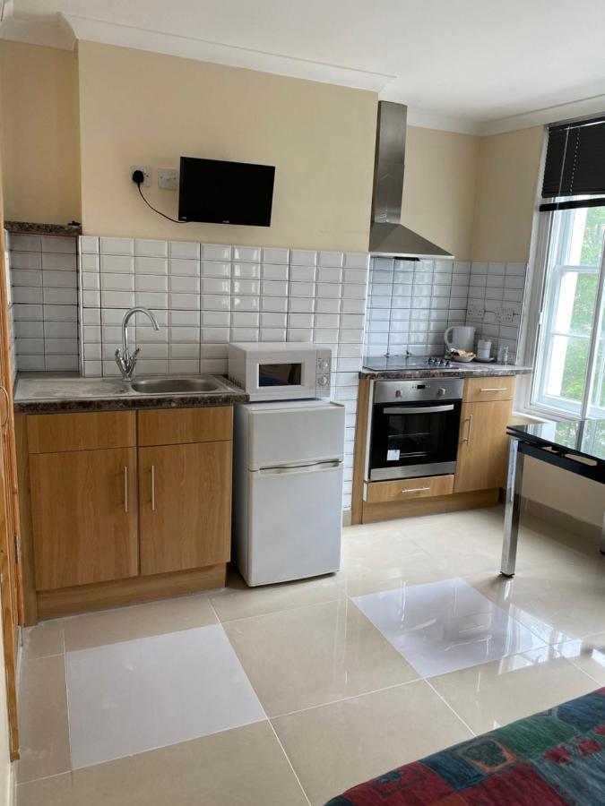 Studio To Let In Covent Garden With Kitchen Лондон Екстериор снимка